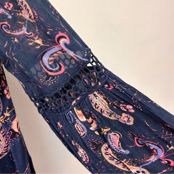 Free People blue Just The Two Of Us paisley print tunic top size small - Picture 7 of 12